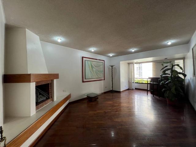 Vendo Apartamento de 143m2 4h/4b/2pe Los Chorros