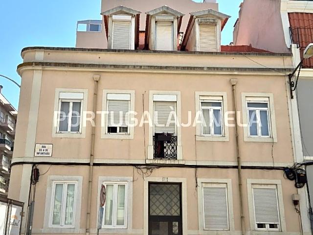 VENDO Apartamento em CAMPO DE OURIQUE Rua 4 de Infantaria