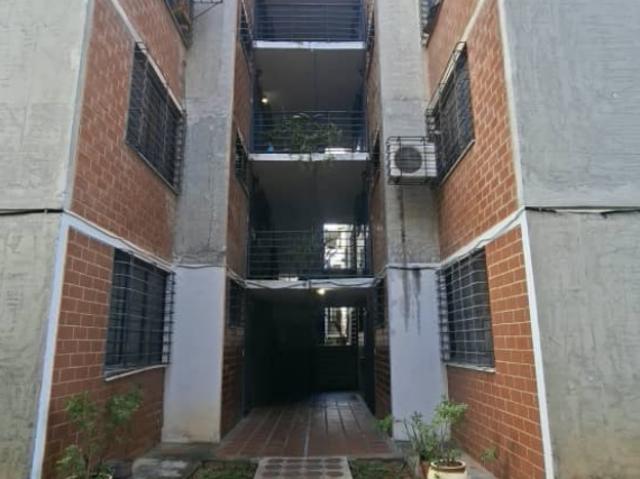 Vendo apartamento en Guarenas Ciudad Casarapa