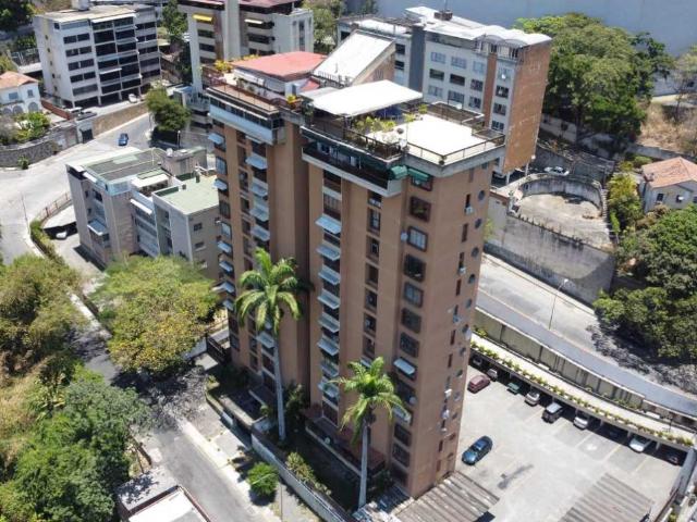 Vendo Apartamento en Los Caobos 143m