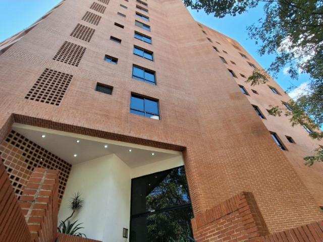 Vendo Apartamento PB de 200m2 3h/3b+visita/2p.e Santa Fe Norte