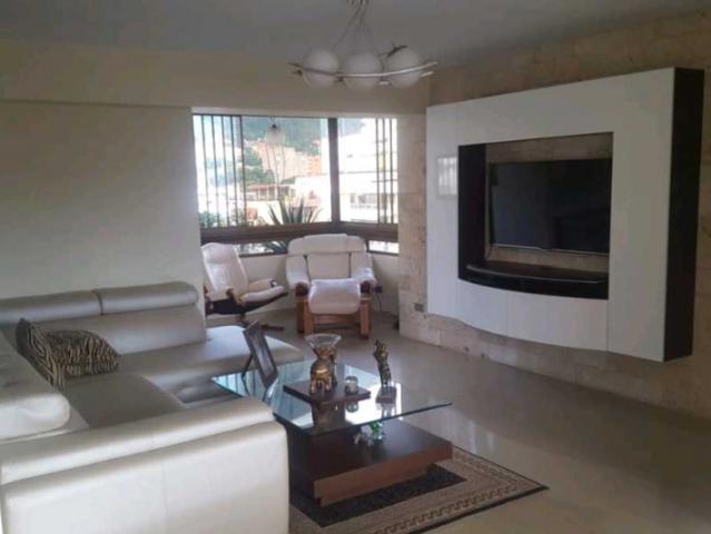 Vendo apartamento remodelado 112m2 Los Palos Grandes 9743