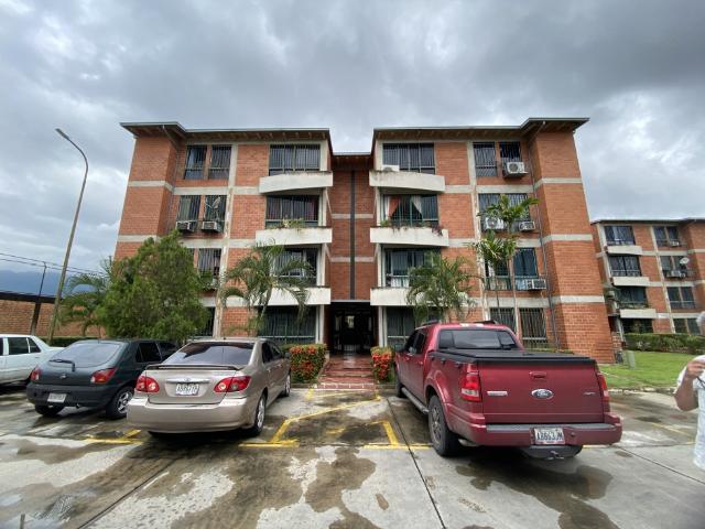 Vendo apto 67,50m2 3h/2b/1pe Jardines Castillejo