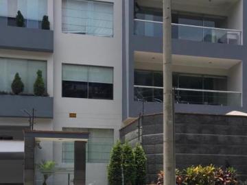 Vendo bella departamento + azotea en Las Casuarinas Surco