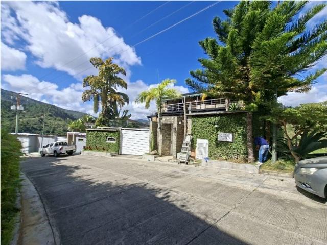 Vendo casa multinivel 648m2 Los Naranjos