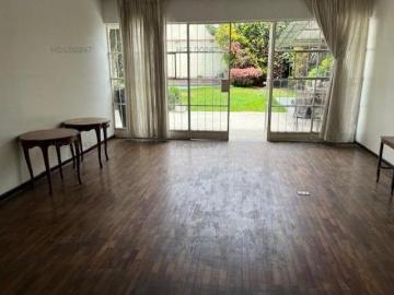 VENDO CASA MIRAFLORES ALTURA HUACA PUCLLANA