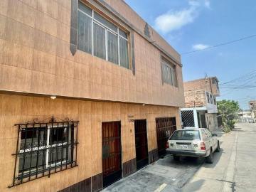 Vendo casa a precio de terreno excelente ubicacion