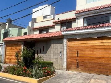 Vendo casa amplia con piscina en los cedros de villa chorrillos
