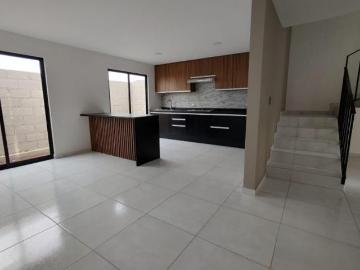 VENDO CASA CERCA DE RESIDENCIAL TERRANOVA CON ROOF GARDEN PRIVADA CON AMENIDADES