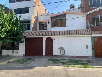 VENDO CASA CHORRILLOS URB. MATELLINI, 160M2, 2PISOS, AZOTEA, 4DORMS, V/PARQUE
