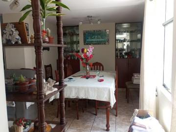 VENDO CASA COMO TERRENO EN ESQUINA CERCADO ESPALDA DE BERTELO 228M2