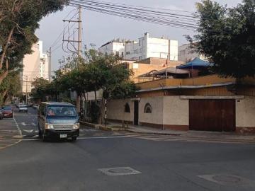 VENDO CASA COMO TERRENO EN MIRAFLORES