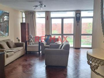 VENDO CASA COMO TERRENO EN PUEBLO LIBRE CERCA A LA UNION Y LA CATÓLICA