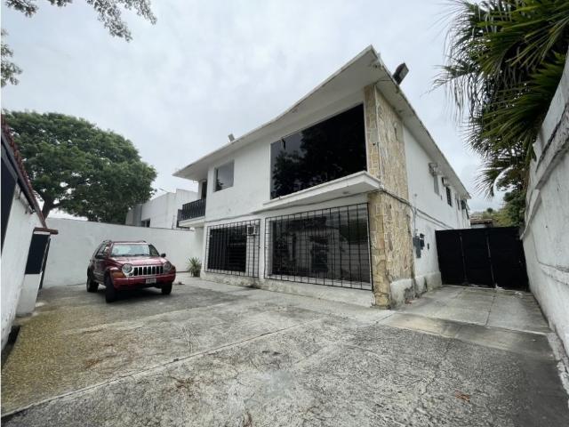 Vendo Casa Comercial 631m2 Chuao