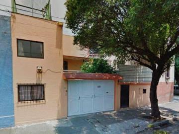 VENDO CASA CON 190m², EN COL. NUEVA SANTA MARÍA, CERCA DE AVENIDAS PRINCIPALES. “REMATE BANCARIO”