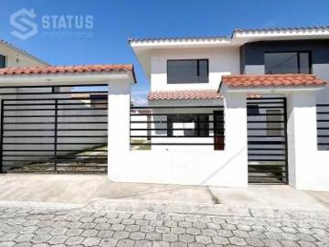 Se vende casa en urbanización, 3 Dorm 2 Garajes, sector Fajardo – Sangolquí, $155.000