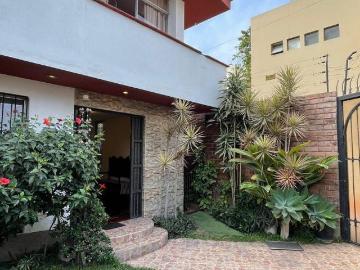 Vendo casa con jardin interno en la capullana surco