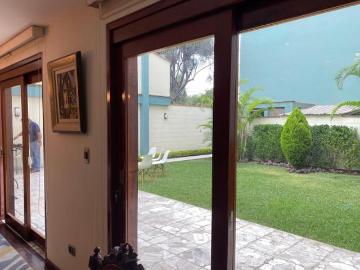 VENDO CASA CON JARDIN Y DE 4 DORMITORIOS EN SURCO