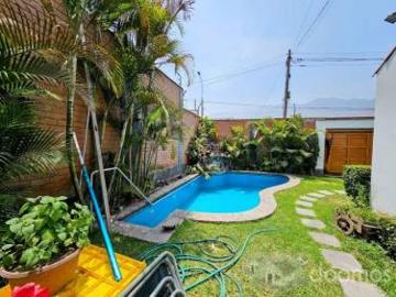 Vendo Casa con Piscina Urb Sol de La Molina 330 m La Molina