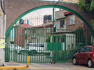 VENDO CASA DÚPLEX TIPO GEMELA EN RANCHO LA PALMA, COACALCO