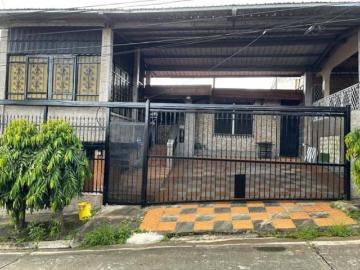 VENDO CASA DUPLEX EN CERRO VIENTO CON PISCINA