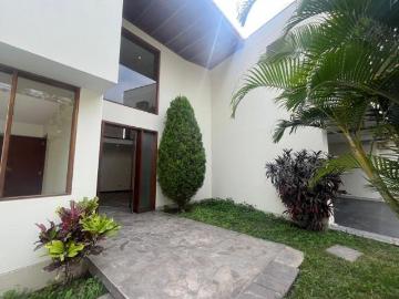 VENDO CASA DE DOS PISOS EN SURCO