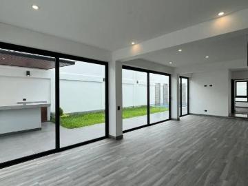 Vendo Casa de Estreno m en Condominio El Sol de La Molina