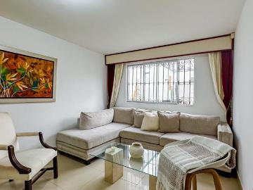 Vendo casa de pisos estilo chalet cedros de villa chorrillos