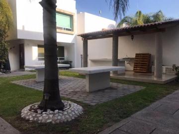 vendo casa de remate bancario colonia milenio III santiago de queretaro