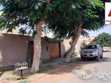 Vendo casa de 248 m en Urb. Bancarios Chincha