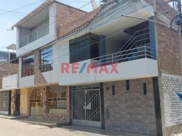 Vendo Casa De 2 Pisos C/Cochera Cerrada En Manuel Arévalo $ 110,000