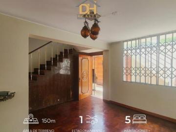 Vendo casa de 2 pisos frente a parque en San Miguel