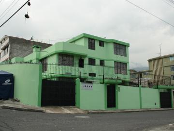 VENDO CASA DE 3 DEPARTAMENTOS NORTE CONDADO