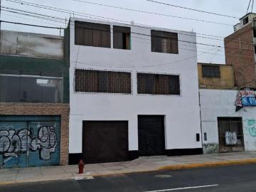 VENDO CASA DE 3 PISOS CON LOCAL COMERCIAL FRENTE UNMSM CERCADO LIMA