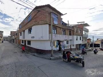 VENDO CASA DE 3 PISOS EN CAJAMARCA UBICADA A 5 MINUTOS DE LA PLAZA DE ARMAS DE CAJAMARCA $ 160,000 / 200 METROS