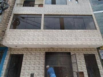 VENDO CASA DE 3 PISOS EN SAN MARTIN DE PORRAS