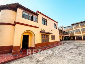 VENDO CASA DE 680 M² CON ENORME POTENCIAL EN SAN ISIDRO