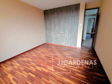 Vendo casa en acabados, 3 pisos, urb san isidro, trujillo