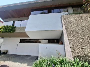 VENDO CASA EN BOSQUES DE LAS LOMAS