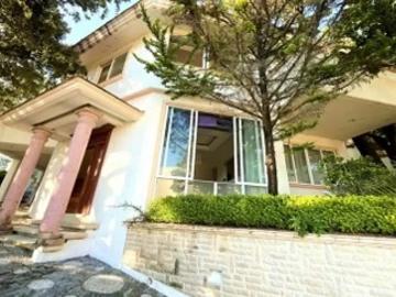 VENDO CASA EN FRACC BOSQUE DE TZALAM, SOLO CONTADO URGE, PRECIO A NEGOCIAR, CONOCELA