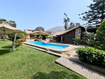 VENDO CASA EN LA PLANICIE, LA MOLINA