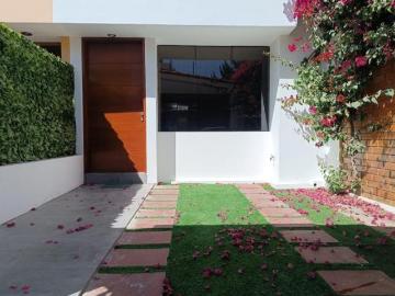 VENDO CASA EN PIEDRA SANTA 2da etapa YANAHUARA DE TRES PISOS CON COCHERA