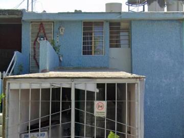 VENDO CASA EN REMATE BANCARIO COLONIA BEATRIZ HERNANDEZ GUADALAJARA JALISCO