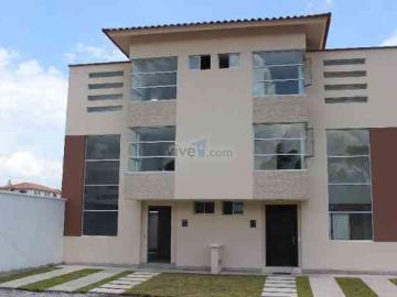 vendo casa en Sangolqui conjunto rivera 2