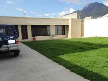 VENDO CASA EN UNA PRESTIGIOSA CIUDADELA DE OTAVALO