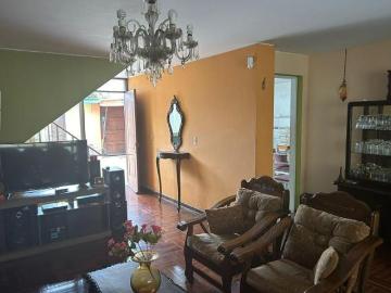 Vendo Casa en Urb. El Doral Surco frente a parque