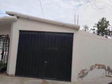 VENDO CASA EN URB. STA ROSA ICA