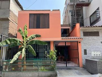 VENDO CASA EN URBANIZACION APAVIC CARABAYLLO A 2 CDRAS DEL METROPOLITANO 137m2