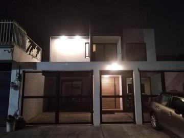VENDO CASA EN VALLE DORADO, TOTALMENTE REMODELADA!