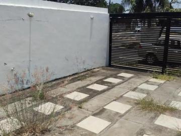 VENDO CASA EN VERACRUZ, CERCA DEL IMSS DIAZ MIRON